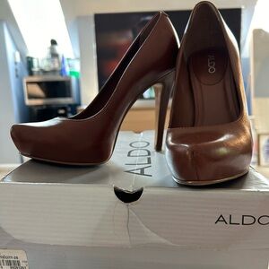 EUC ATLANTIC CITY Aldo cognac color leather heels, size 36, comes with box